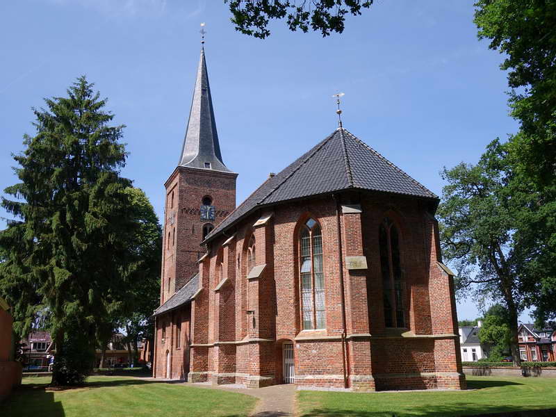 Haren-Haren route langs de dorpskerk van Zuidlaren