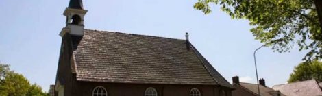 Haren-Haren passeert Hervormde Kerk Eext